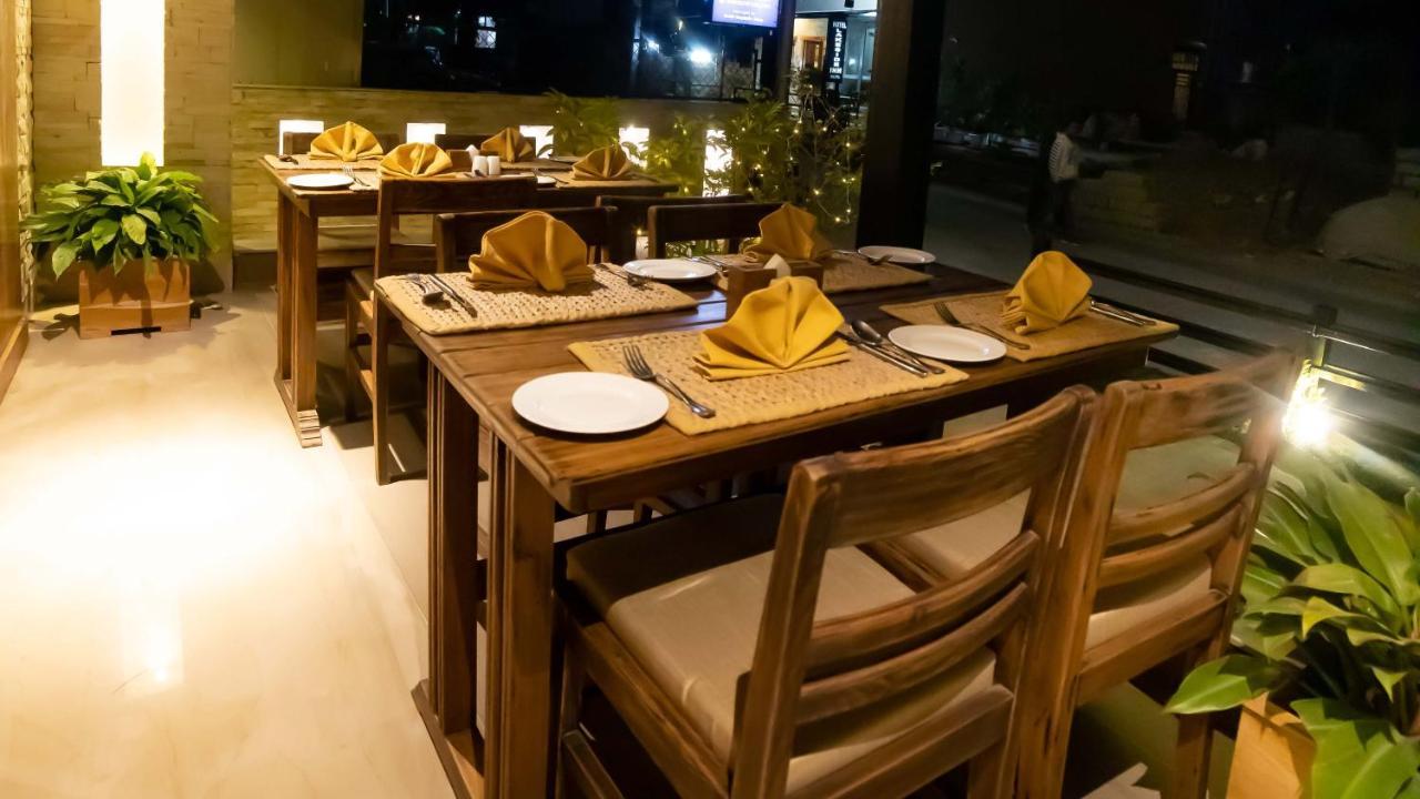 Aabas Pokhara By Barahi Hospitality Hotel Exterior photo