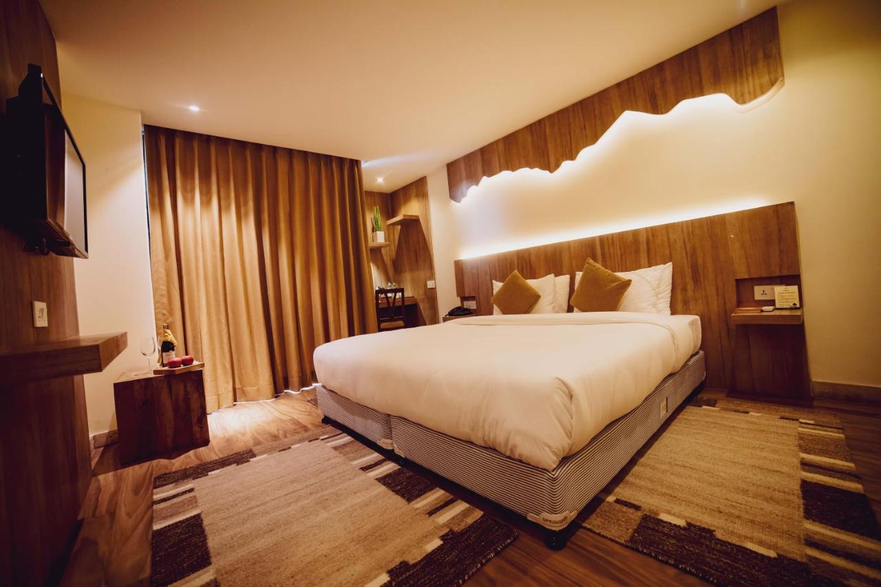 Aabas Pokhara By Barahi Hospitality Hotel Exterior photo