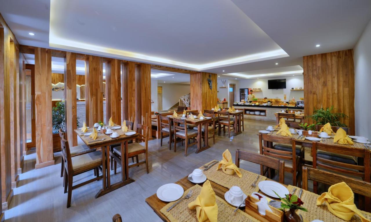Aabas Pokhara By Barahi Hospitality Hotel Exterior photo