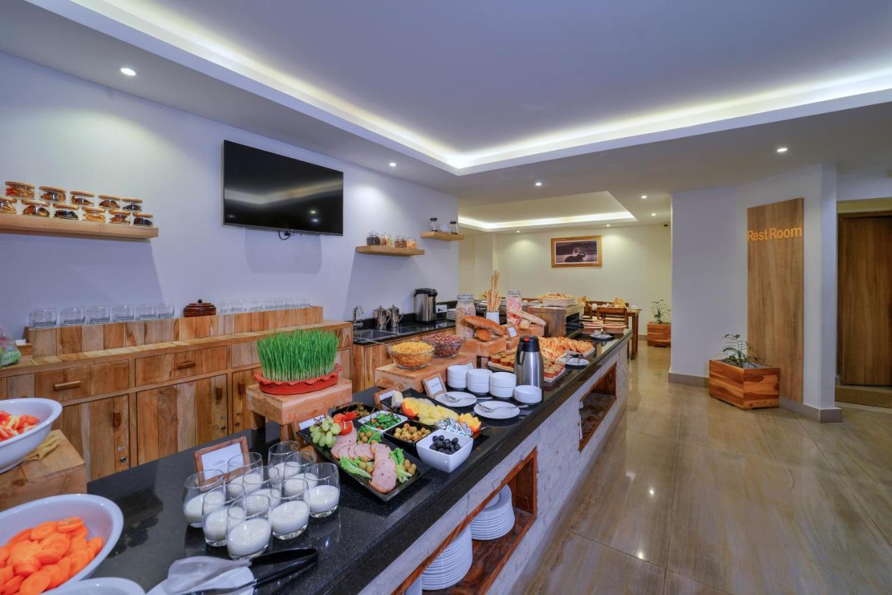 Aabas Pokhara By Barahi Hospitality Hotel Exterior photo