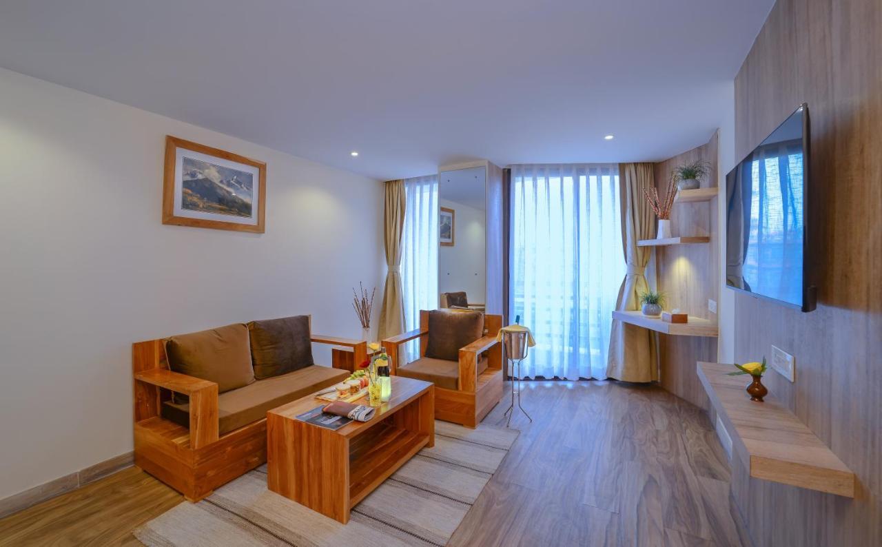 Aabas Pokhara By Barahi Hospitality Hotel Exterior photo