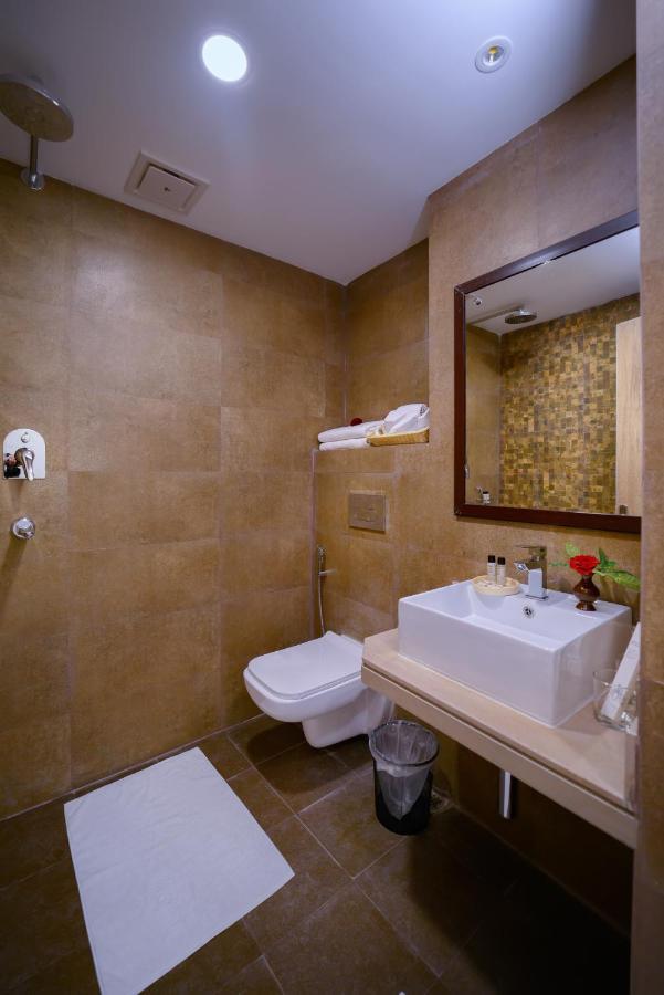 Aabas Pokhara By Barahi Hospitality Hotel Exterior photo