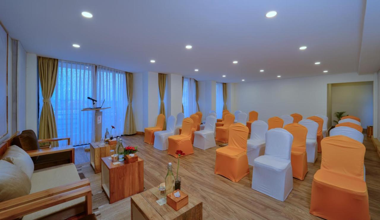 Aabas Pokhara By Barahi Hospitality Hotel Exterior photo