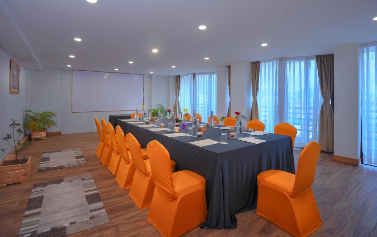 Aabas Pokhara By Barahi Hospitality Hotel Exterior photo